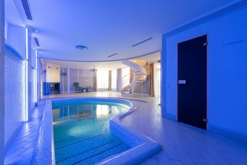 Blue tint pool photo pexels-max-rahubovskiy-6957108-1024x684-6808162